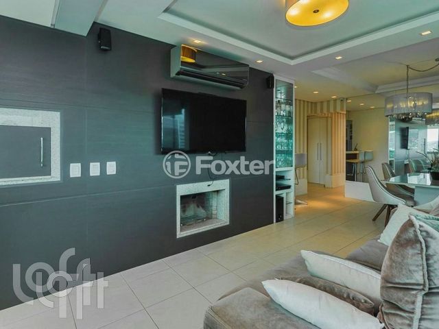 Apartamento com 97m², 2 dormitórios, 1 suíte, 3 vagas, Petrópolis em Porto Alegre