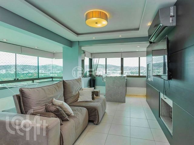 Apartamento com 97m², 2 dormitórios, 1 suíte, 3 vagas, Petrópolis em Porto Alegre