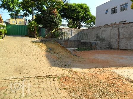 Casa à venda com 5 quartos, 300m² - Foto 1