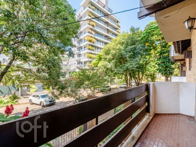 Casa em Condomínio com 304m², 3 dormitórios, 1 suíte, 4 vagas, Bela Vista em Porto Alegre