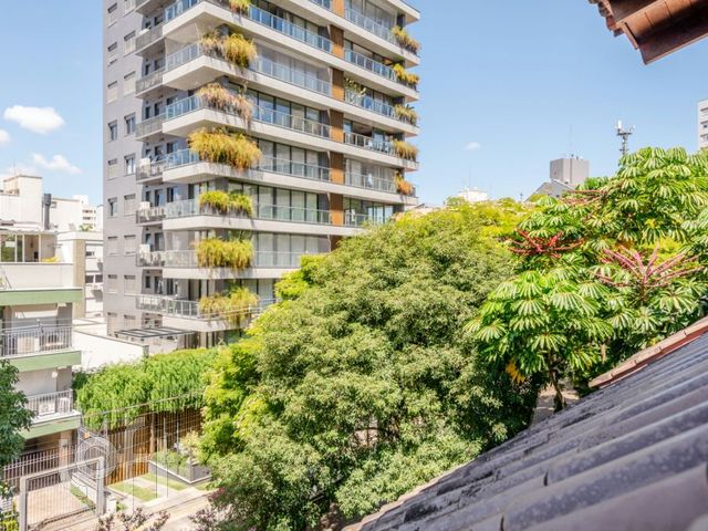 Casa em Condomínio com 304m², 3 dormitórios, 1 suíte, 4 vagas, Bela Vista em Porto Alegre