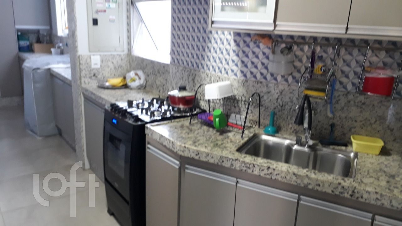 Apartamento à venda com 4 quartos, 195m² - Foto 17