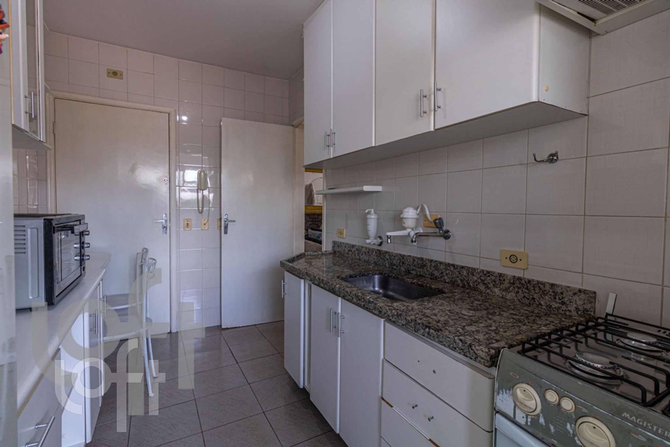 Apartamento à venda com 1 quarto, 42m² - Foto 19