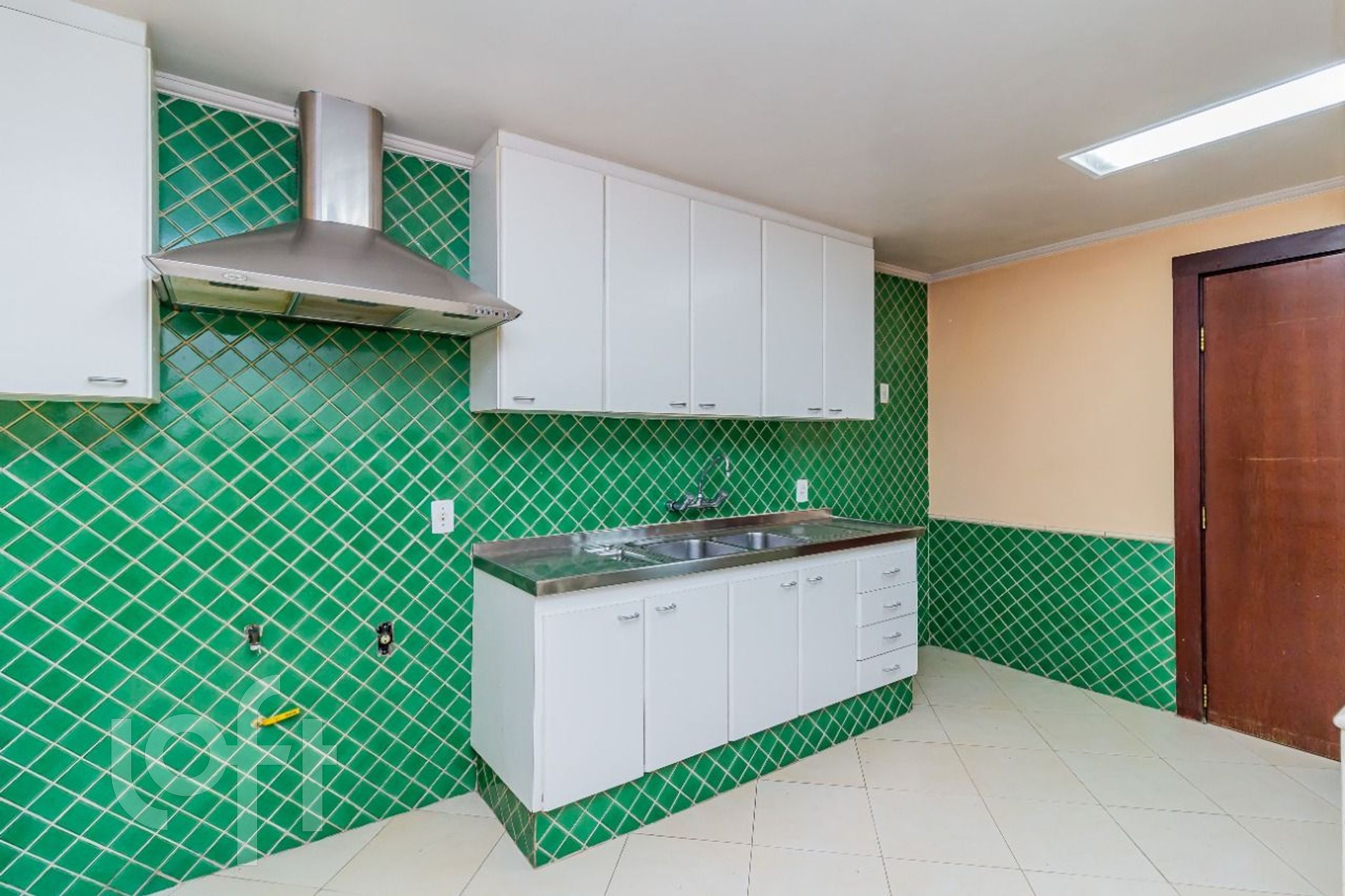 Casa à venda com 3 quartos, 232m² - Foto 12