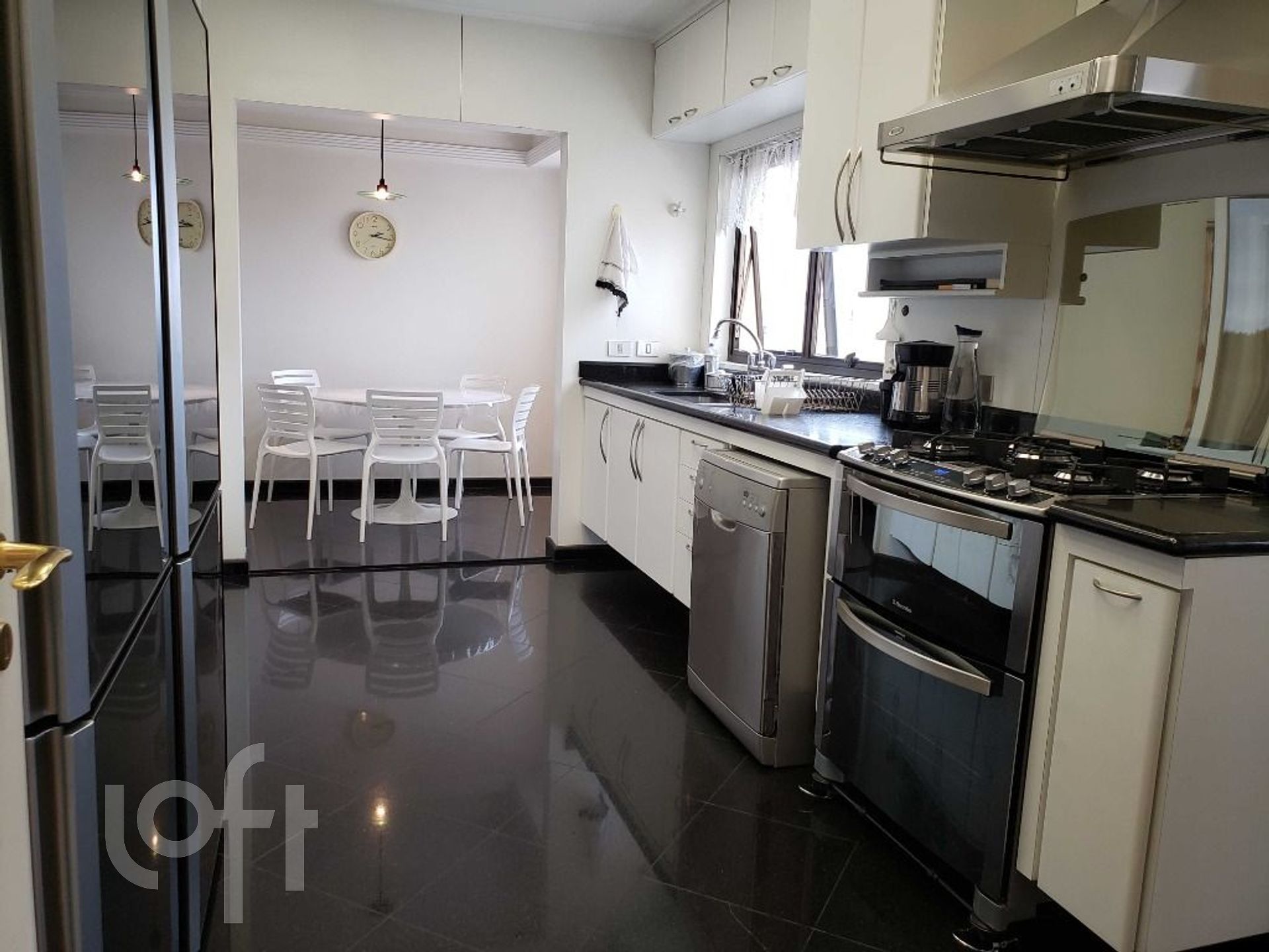 Apartamento à venda com 4 quartos, 270m² - Foto 11