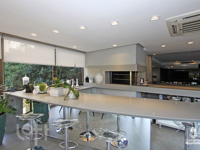 Apartamento com 258m², 3 dormitórios, 3 suítes, 3 vagas, Bela Vista em Porto Alegre