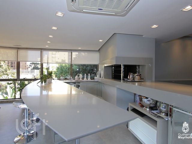 Apartamento com 258m², 3 dormitórios, 3 suítes, 3 vagas, Bela Vista em Porto Alegre