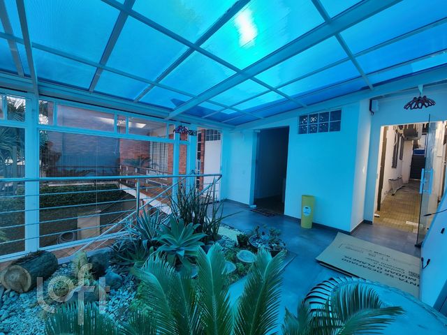 Casa com 255m², 3 dormitórios, 1 suíte, 4 vagas, Chácara das Pedras em Porto Alegre