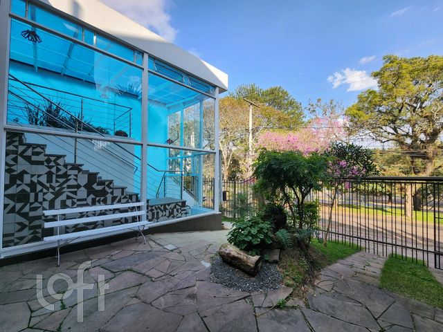 Casa com 255m², 3 dormitórios, 1 suíte, 4 vagas, Chácara das Pedras em Porto Alegre