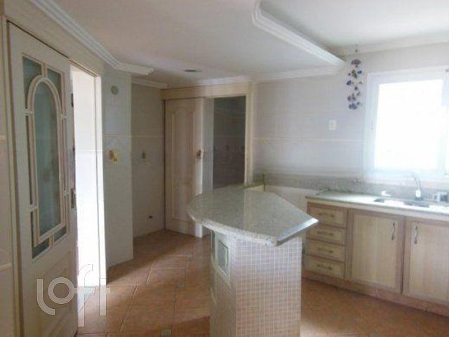 Casa com 340m², 3 dormitórios, 1 suíte, 6 vagas, Cristo Redentor em Porto Alegre