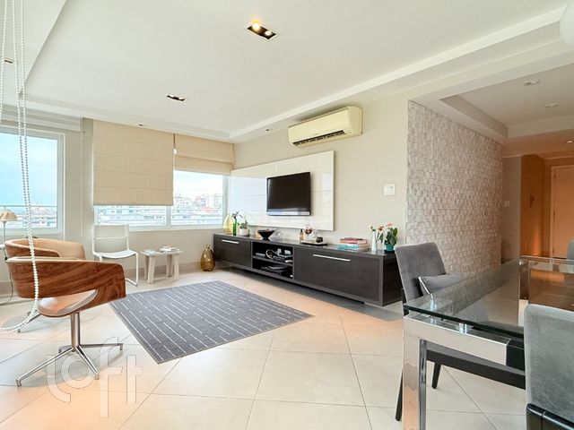 Apartamento com 90m², 2 dormitórios, 2 suítes, 2 vagas, Higienópolis em Porto Alegre