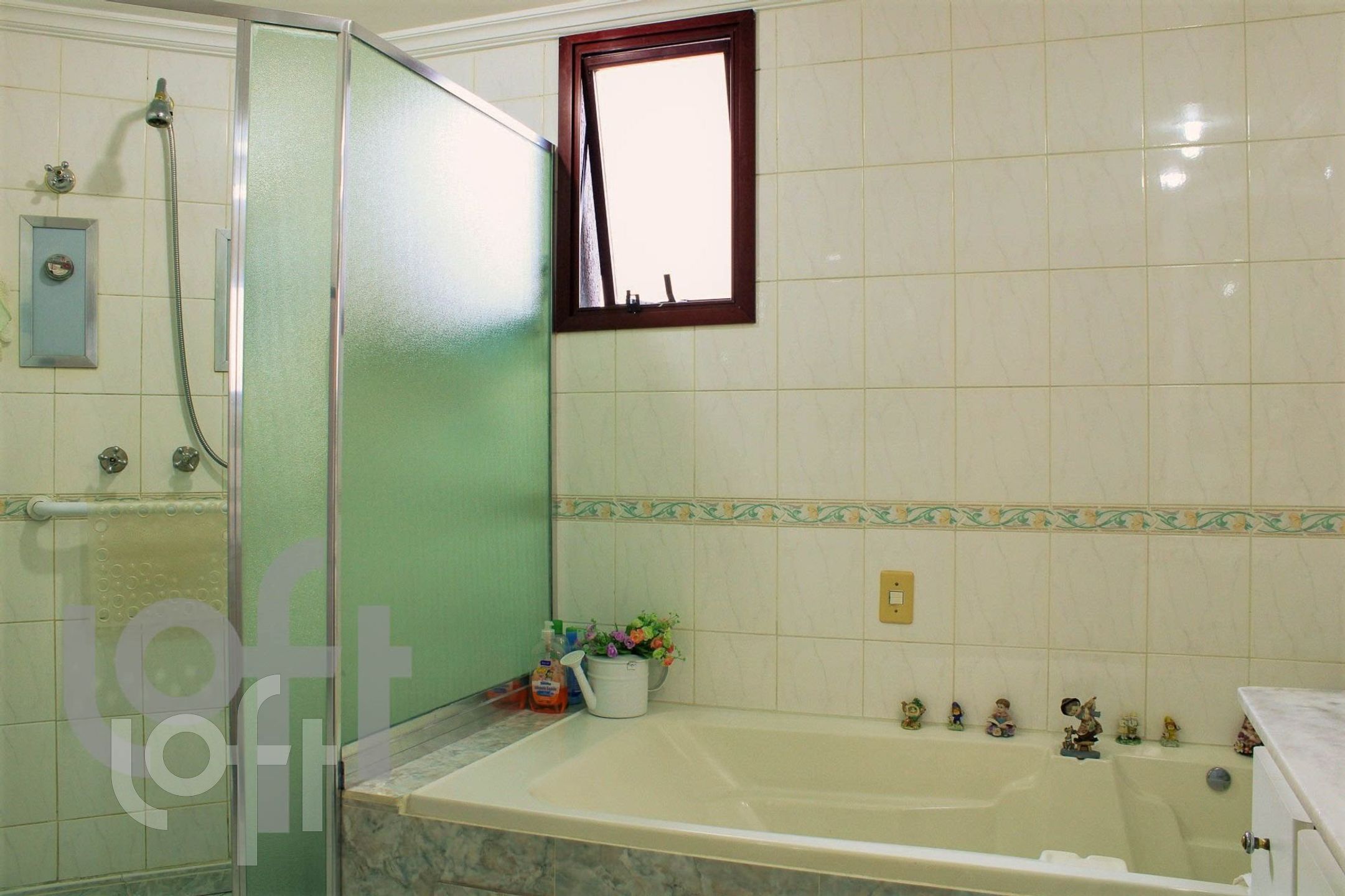 Apartamento à venda com 3 quartos, 140m² - Foto 2