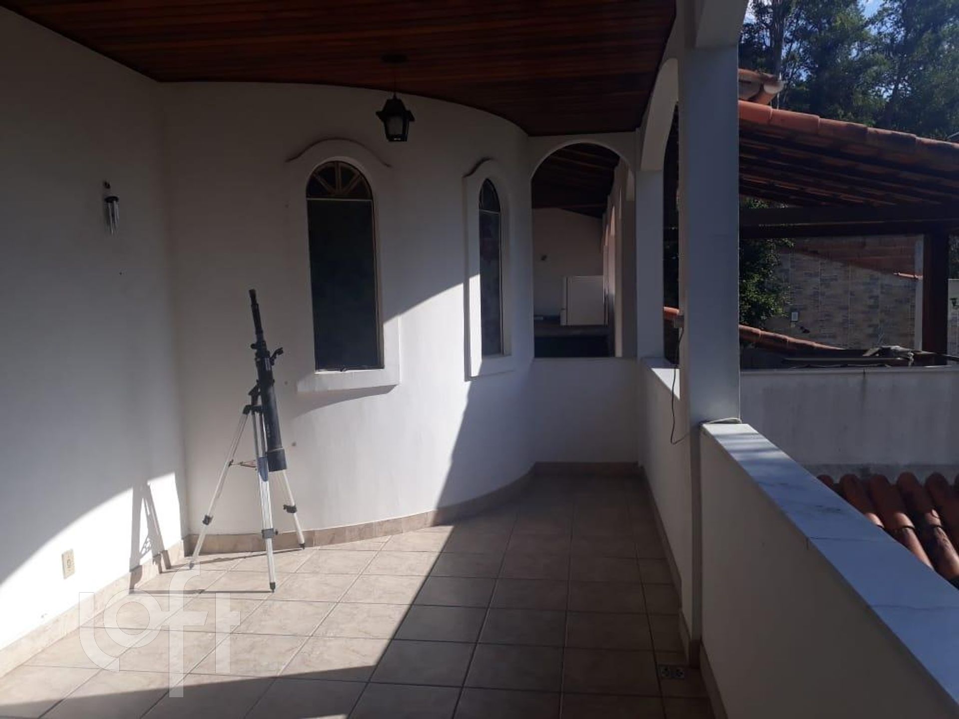 Casa à venda com 4 quartos, 600m² - Foto 4