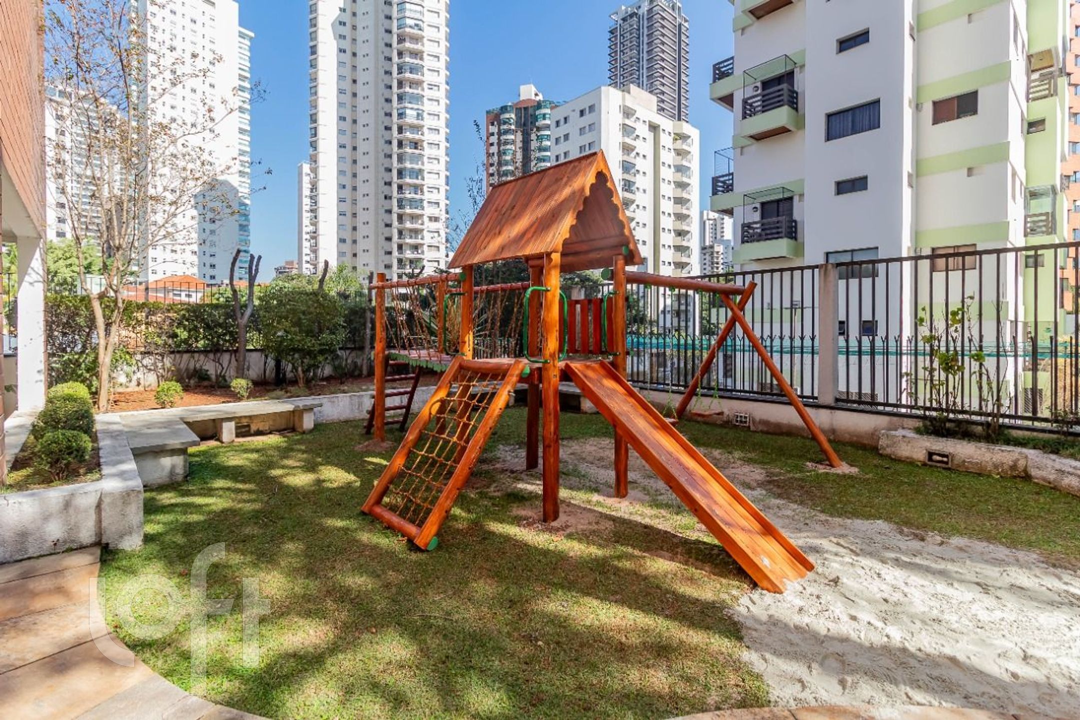 Imagem da propriedade PUytflmq 50