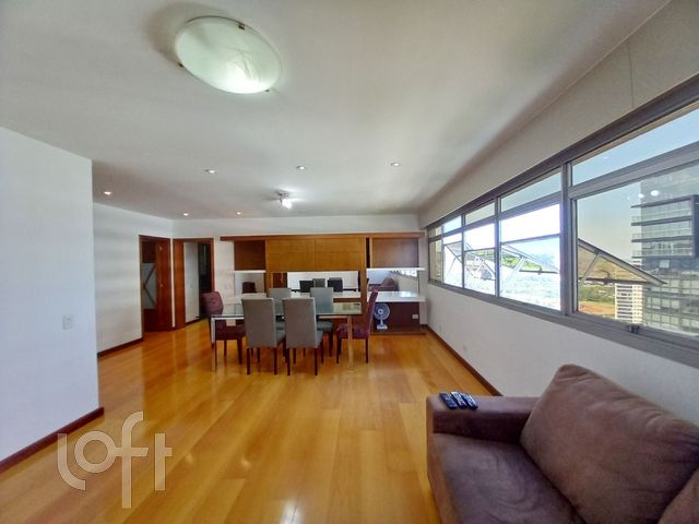 Apartamento com 138m², 3 dormitórios, 1 suíte, 2 vagas, Petrópolis em Porto Alegre