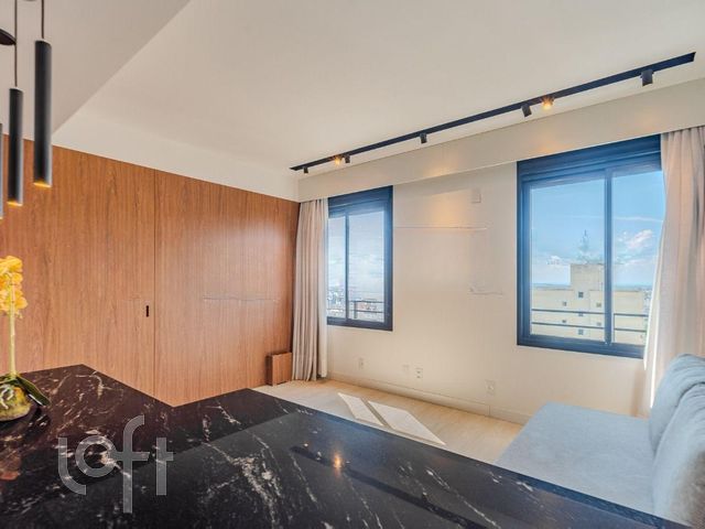 Apartamento com 43m², 1 dormitório, 1 vaga, Auxiliadora em Porto Alegre