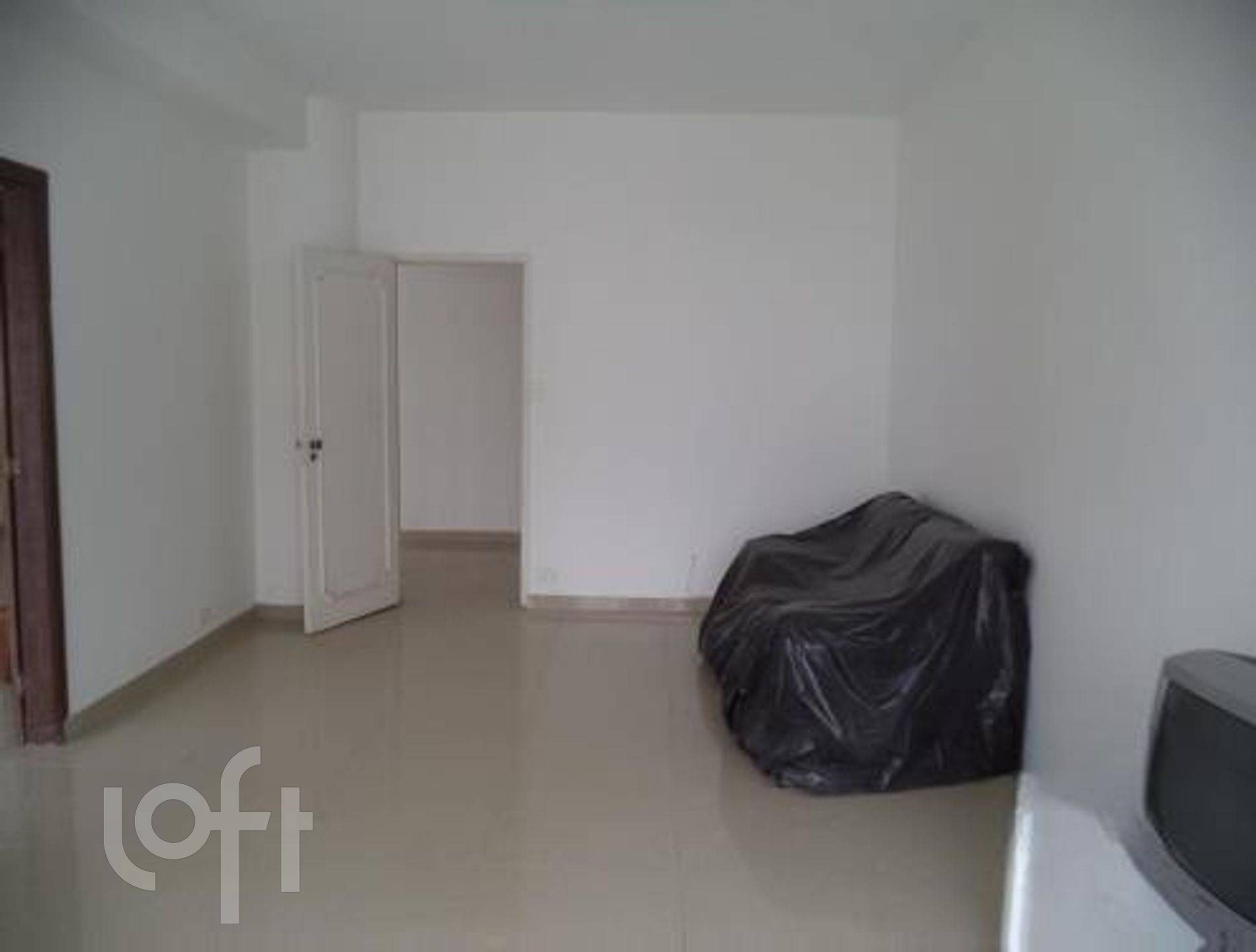 Apartamento à venda com 3 quartos, 300m² - Foto 4