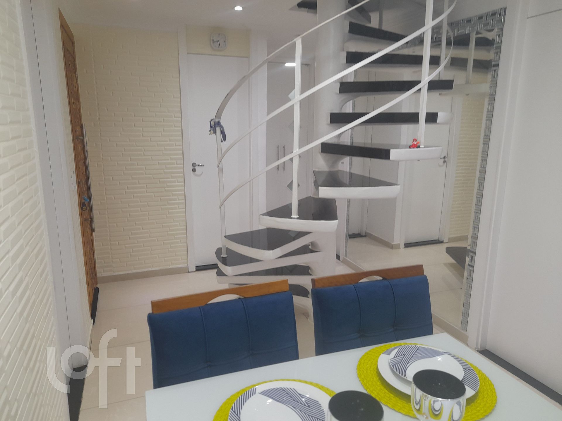 Apartamento à venda com 3 quartos, 100m² - Foto 1