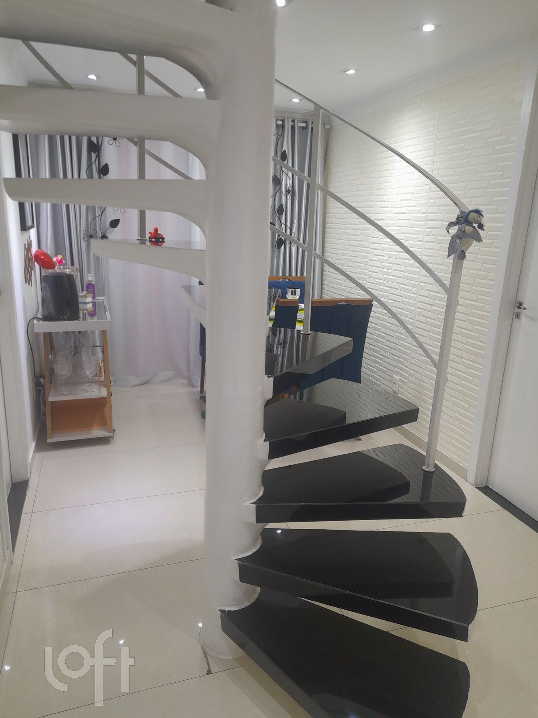 Apartamento à venda com 3 quartos, 100m² - Foto 2