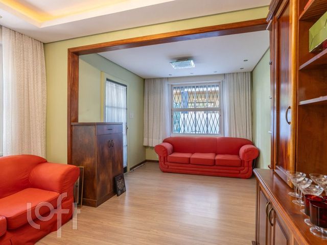 Casa com 100m², 3 dormitórios, 3 vagas, Petrópolis em Porto Alegre