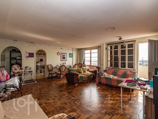 Apartamento com 130m², 4 dormitórios, Floresta em Porto Alegre