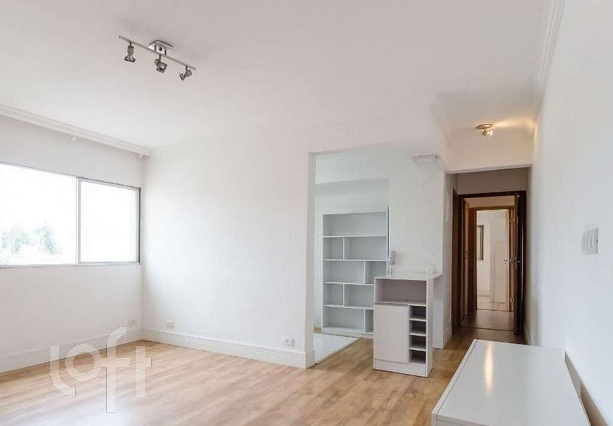 Apartamento à venda com 2 quartos, 70m² - Foto 2