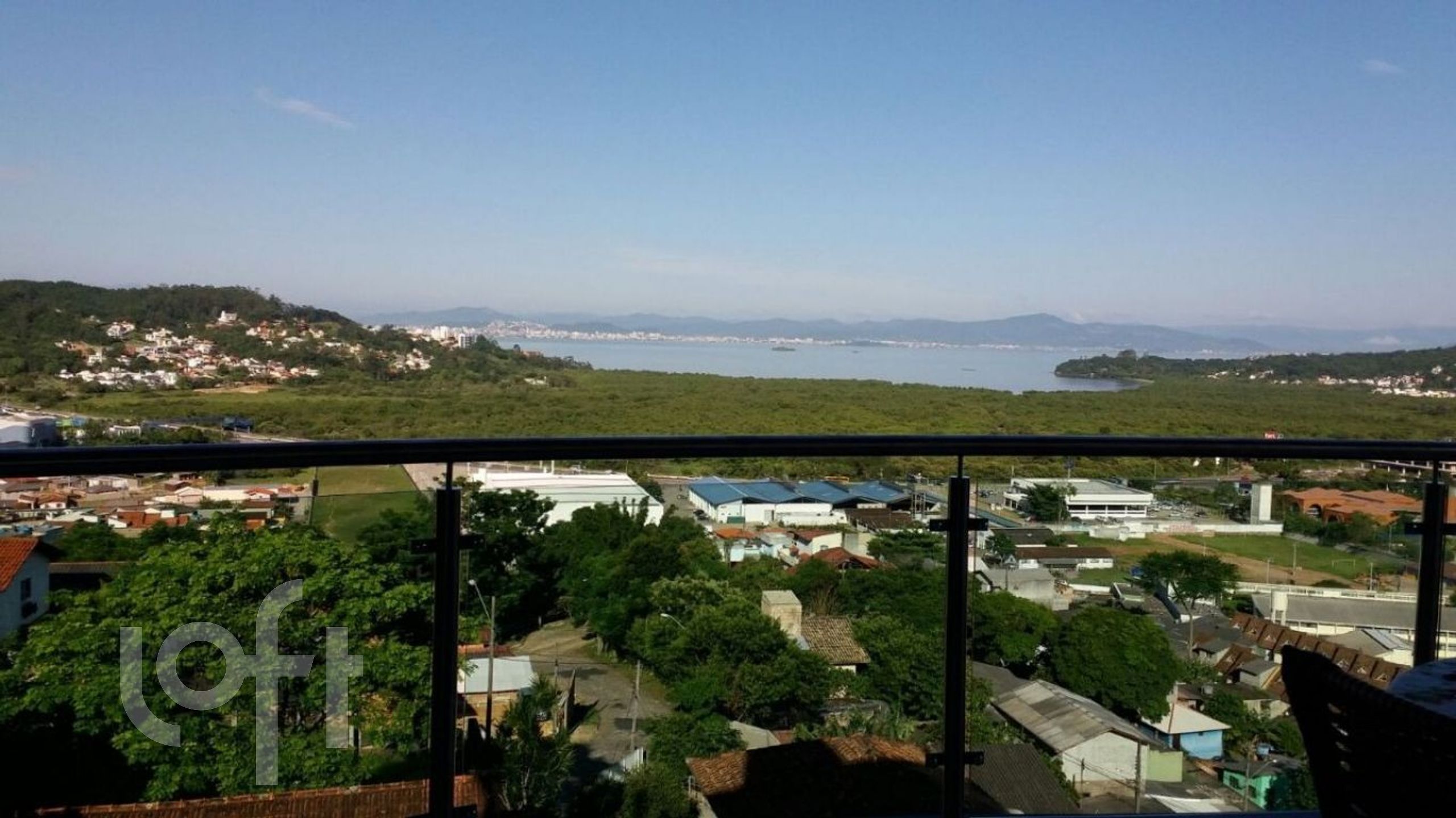 Casa Residencial com 350m², 4 quartos, 4 suítes, 2 garagens, no bairro Saco Grande em Florianópolis