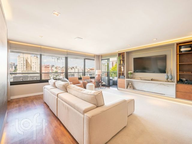 Apartamento com 164m², 3 dormitórios, 3 suítes, 4 vagas, Auxiliadora em Porto Alegre