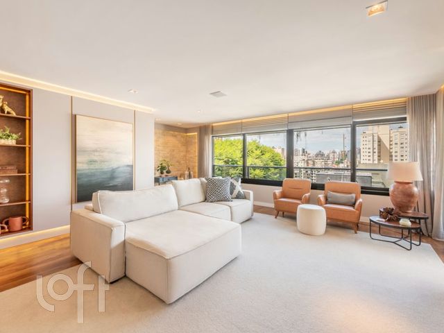 Apartamento com 164m², 3 dormitórios, 3 suítes, 4 vagas, Auxiliadora em Porto Alegre