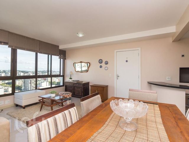 Apartamento com 80m², 2 dormitórios, 1 suíte, 2 vagas, Rio Branco em Porto Alegre