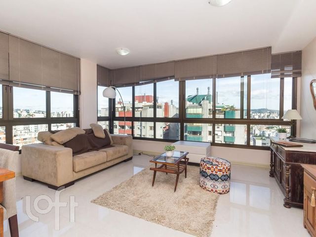 Apartamento com 80m², 2 dormitórios, 1 suíte, 2 vagas, Rio Branco em Porto Alegre