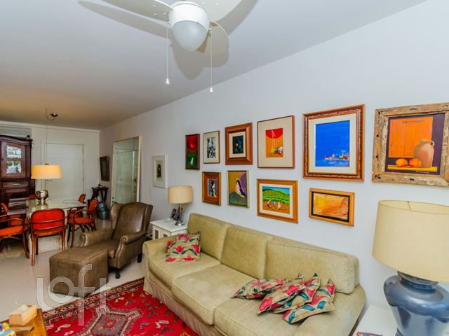 Apartamento com 92m², 3 dormitórios, 1 suíte, 2 vagas, Petrópolis em Porto Alegre