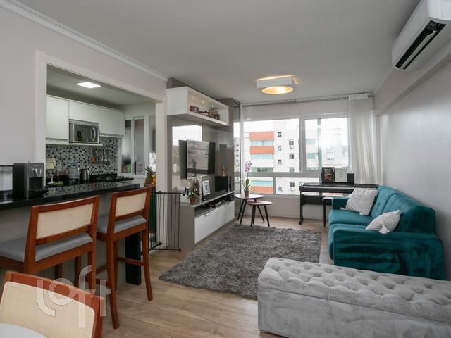 Apartamento com 72m², 2 dormitórios, 1 suíte, 2 vagas, Jardim Botânico em Porto Alegre