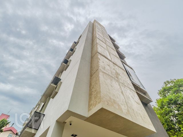 Apartamento com 80m², 2 dormitórios, 2 suítes, 2 vagas, Petrópolis em Porto Alegre