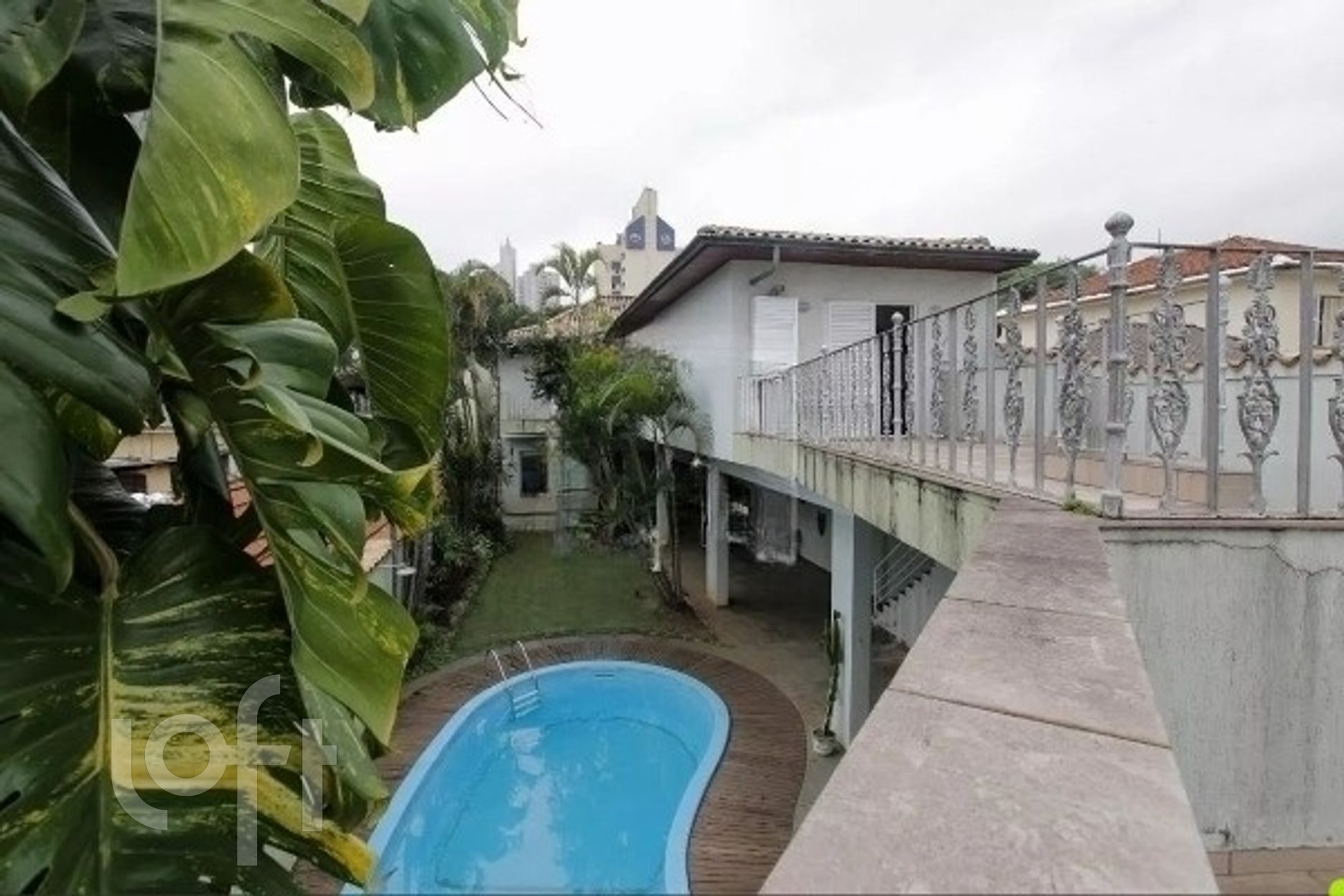 Casa à venda com 5 quartos, 650m² - Foto 1