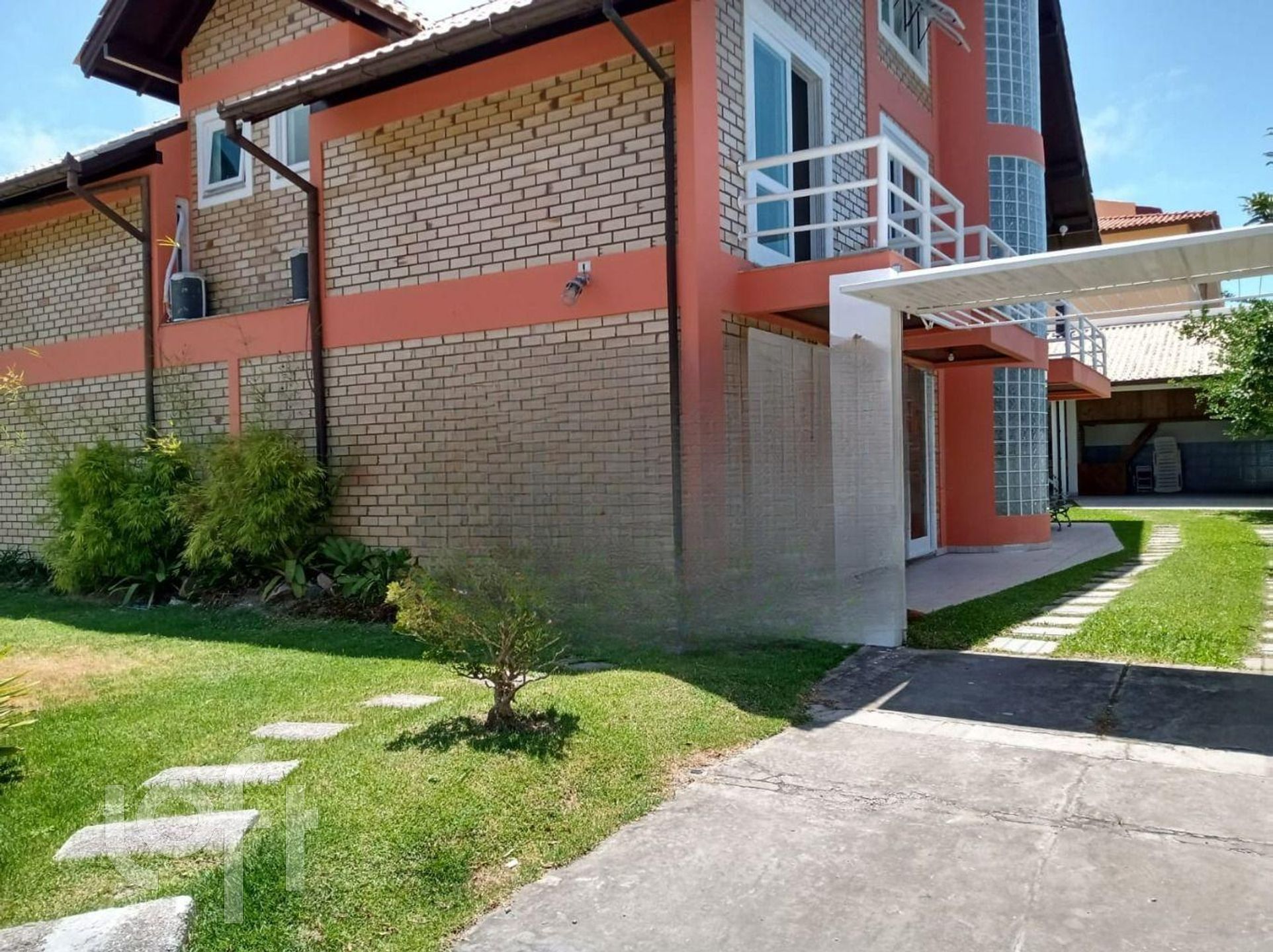 Casa Residencial com 502m², 9 quartos, 3 suítes, 7 garagens, no bairro Ingleses em Florianópolis