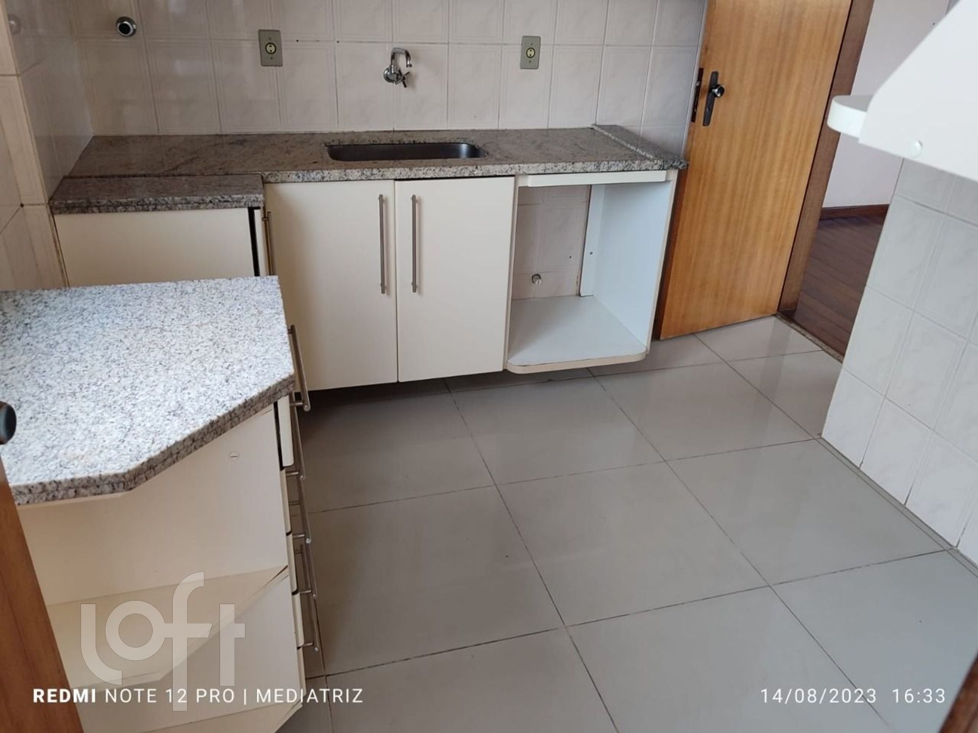 Apartamento à venda com 4 quartos, 190m² - Foto 4