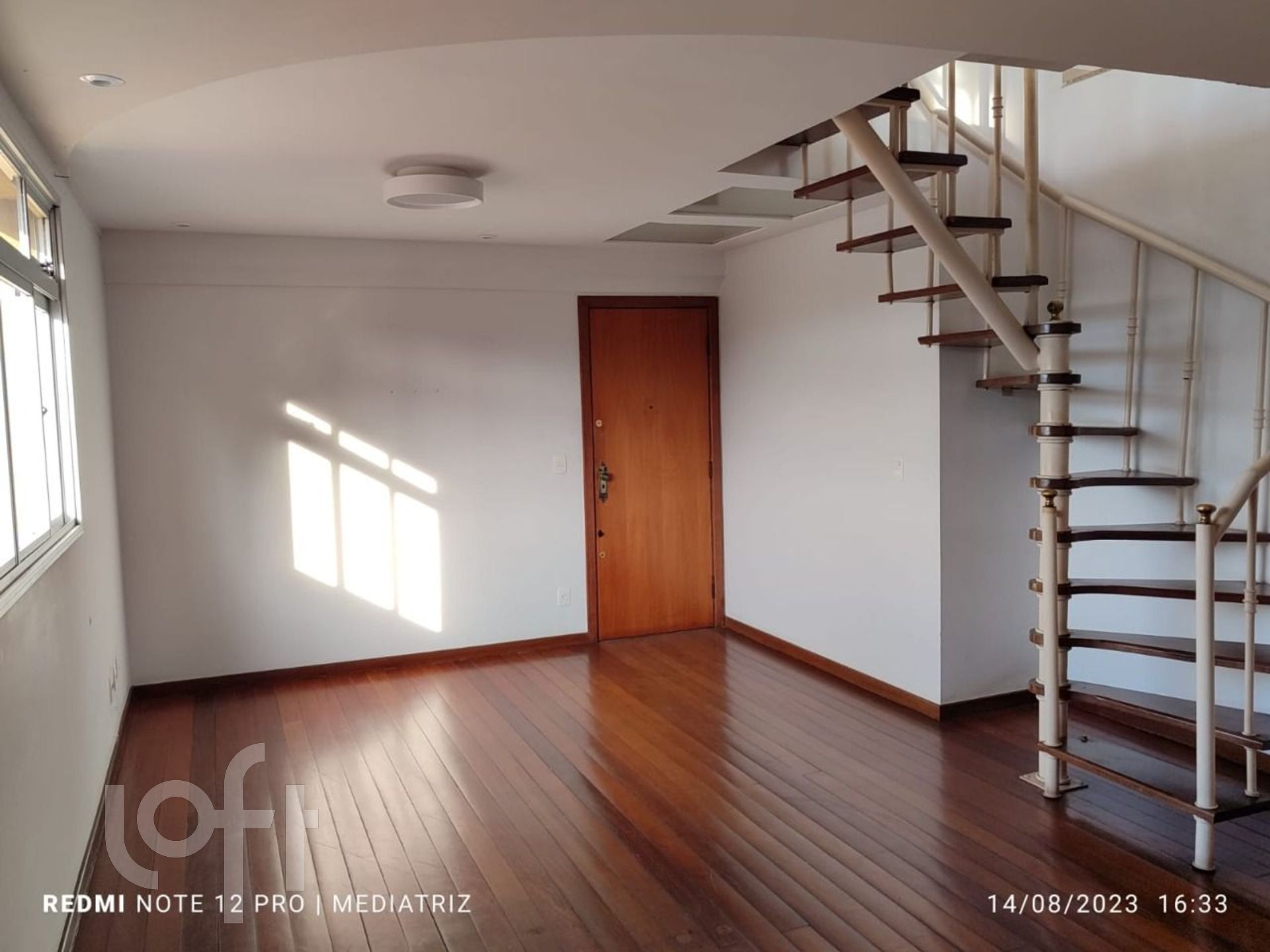 Apartamento à venda com 4 quartos, 190m² - Foto 3