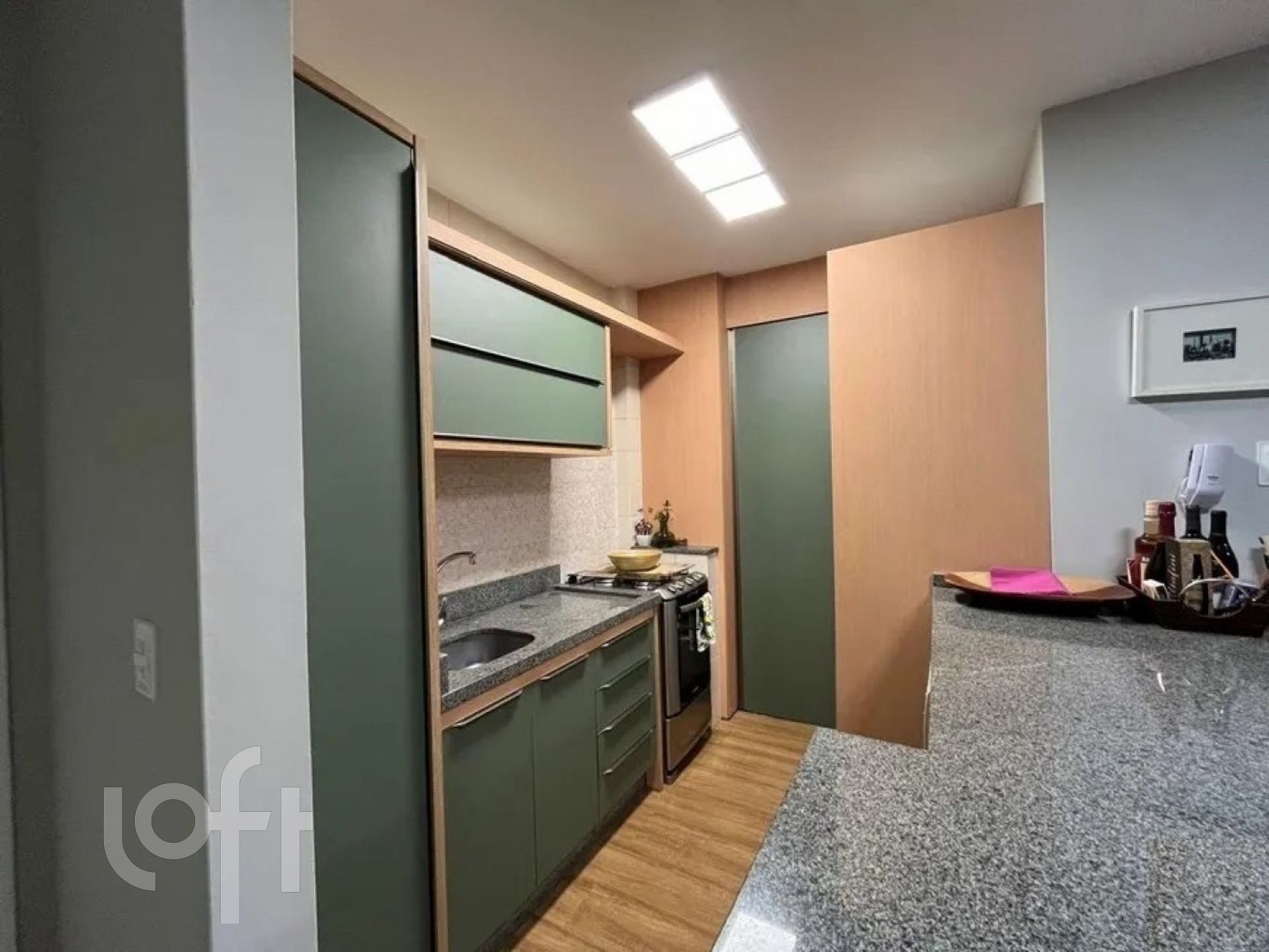 Apartamentos com 49m², 1 quarto, 1 garagem, no bairro Canasvieiras em Florianópolis