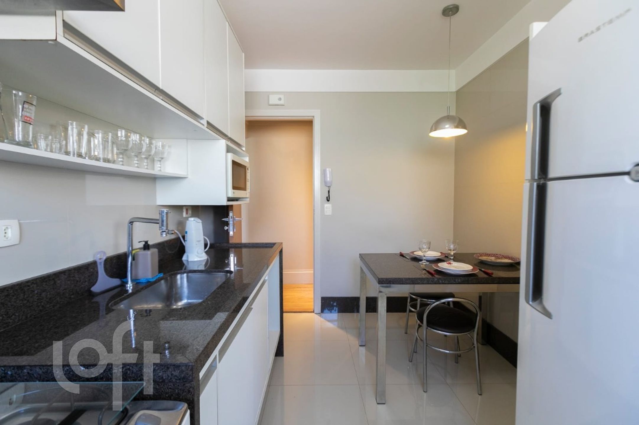 Apartamento à venda com 2 quartos, 69m² - Foto 3