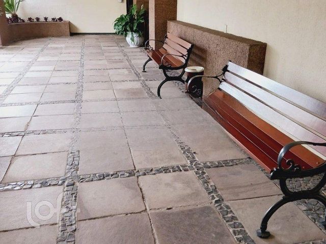 Apartamento com 54m², 2 dormitórios, 1 vaga, Menino Deus em Porto Alegre