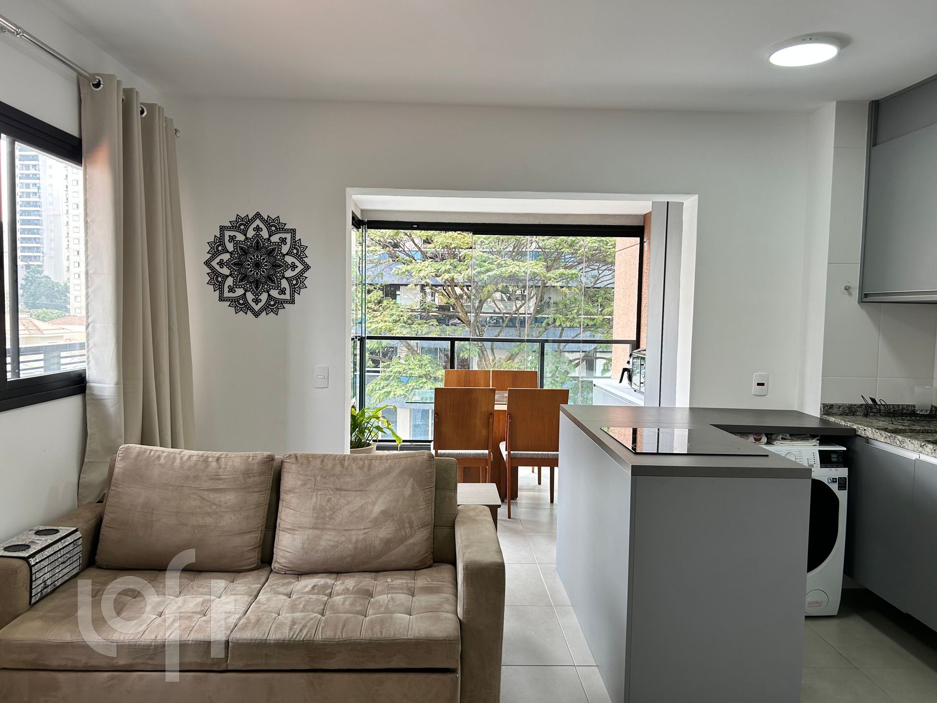 Apartamento à venda com 1 quarto, 42m² - Foto 1