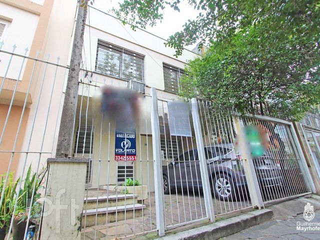 Casa com 221m², 5 dormitórios, 1 vaga, Rio Branco em Porto Alegre