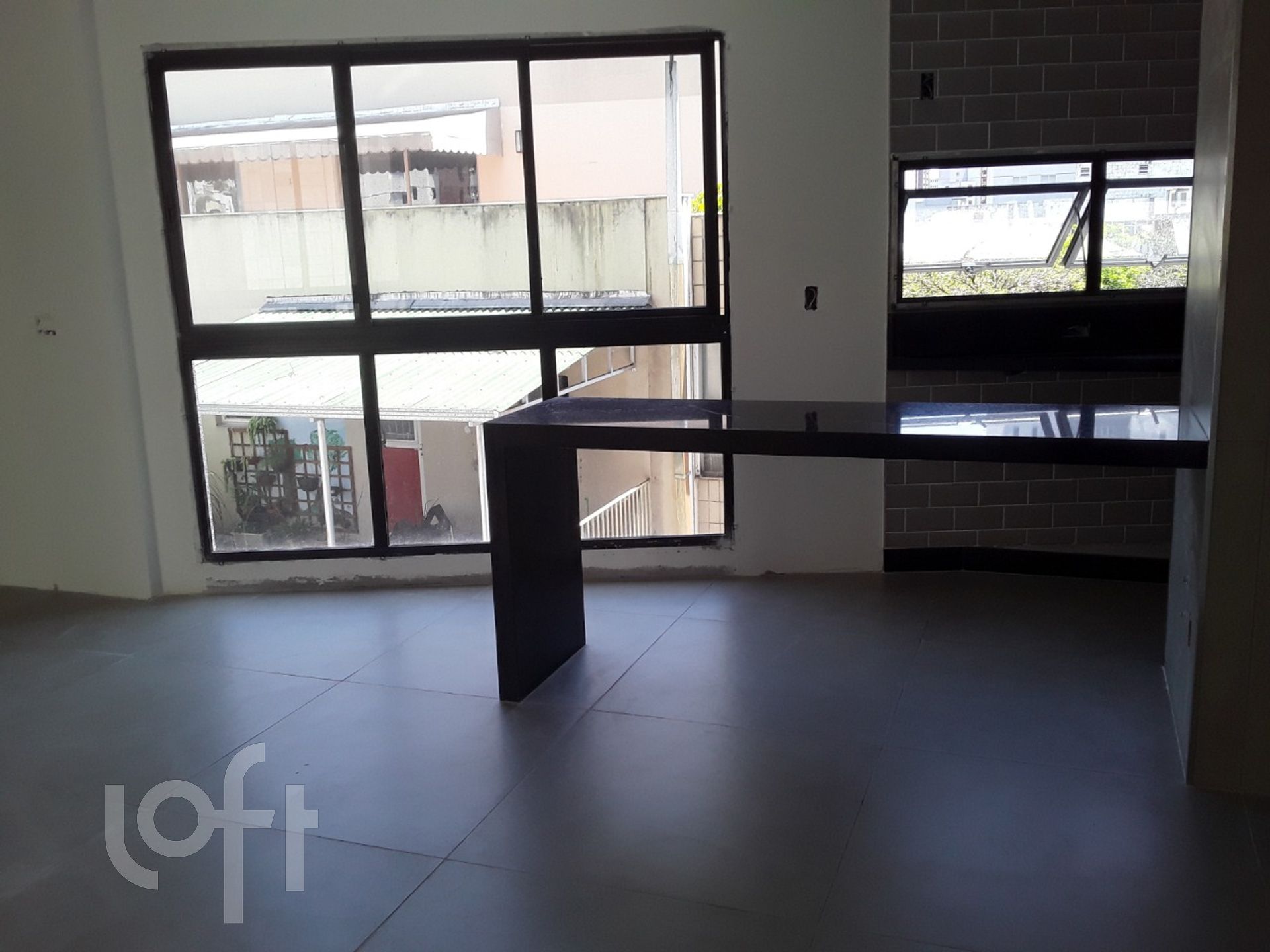 Apartamento à venda com 2 quartos, 63m² - Foto 4