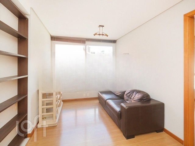Apartamento com 41m², 1 dormitório, 1 vaga, Petrópolis em Porto Alegre