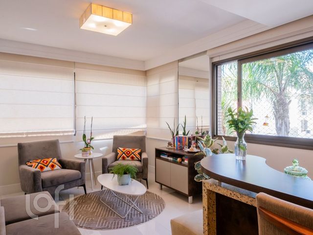 Apartamento com 165m², 3 dormitórios, 1 suíte, 2 vagas, Menino Deus em Porto Alegre