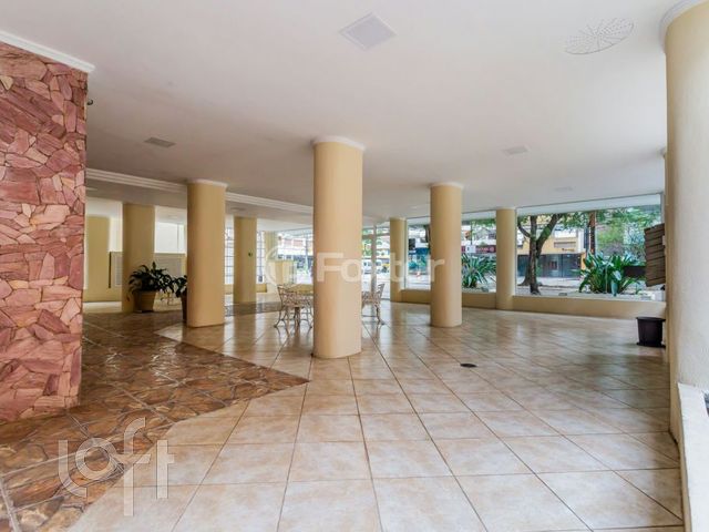 Apartamento com 77m², 2 dormitórios, 1 suíte, 1 vaga, Floresta em Porto Alegre