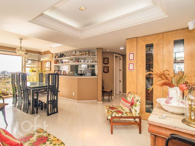 Apartamento com 111m², 3 dormitórios, 1 suíte, 1 vaga, São João em Porto Alegre