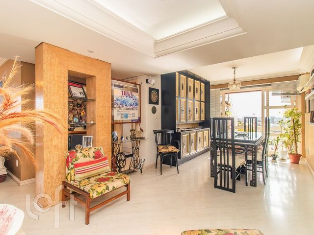 Apartamento com 111m², 3 dormitórios, 1 suíte, 1 vaga, São João em Porto Alegre