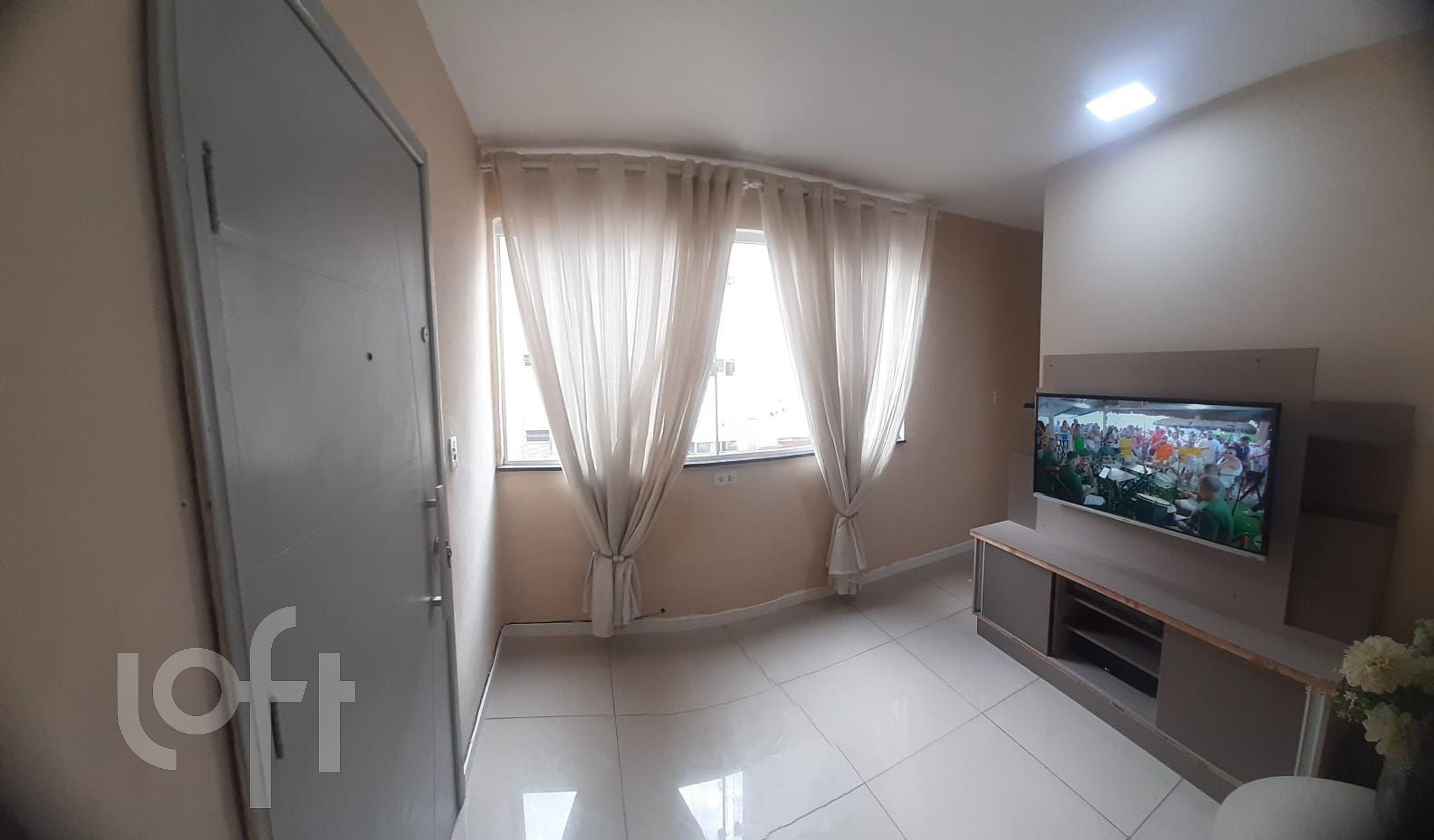 Apartamento à venda em Irajá com 32 m², 2 quartos, 1 vaga